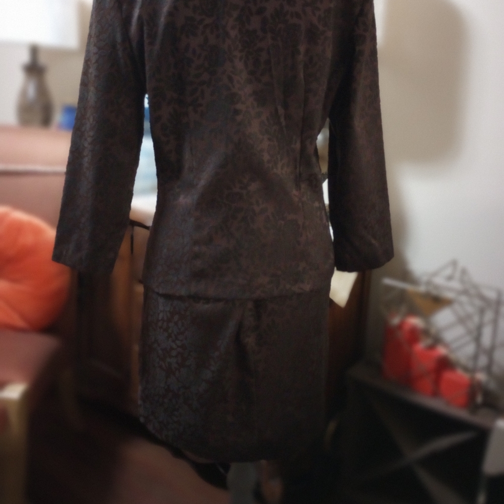 Alyn Paige Skirt Suit - Picture 8 of 11